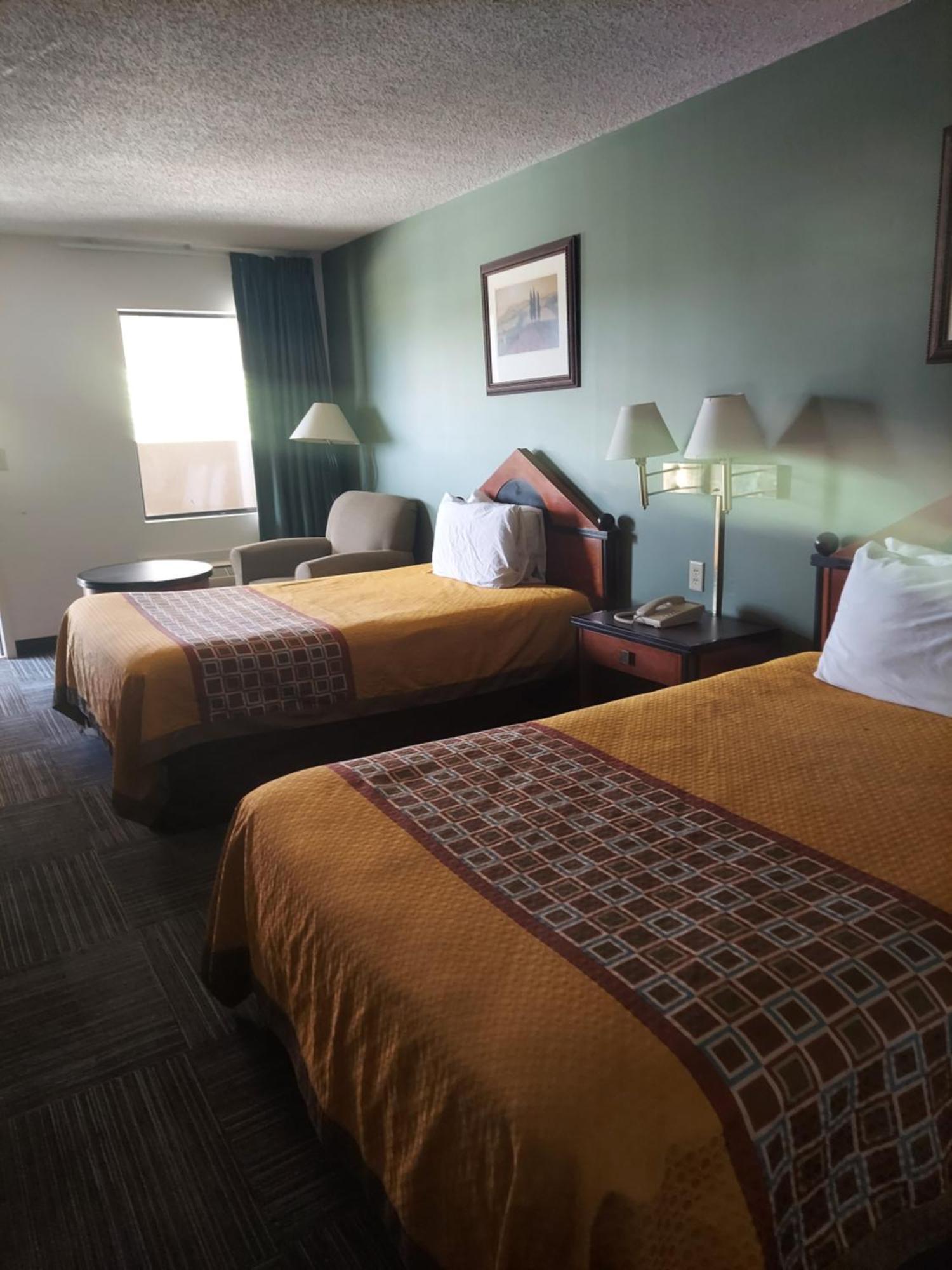 Suburban Inn Jeffersonville Bagian luar foto