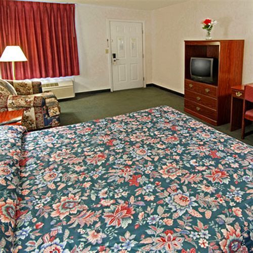 Suburban Inn Jeffersonville Bagian luar foto