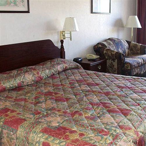 Suburban Inn Jeffersonville Bagian luar foto