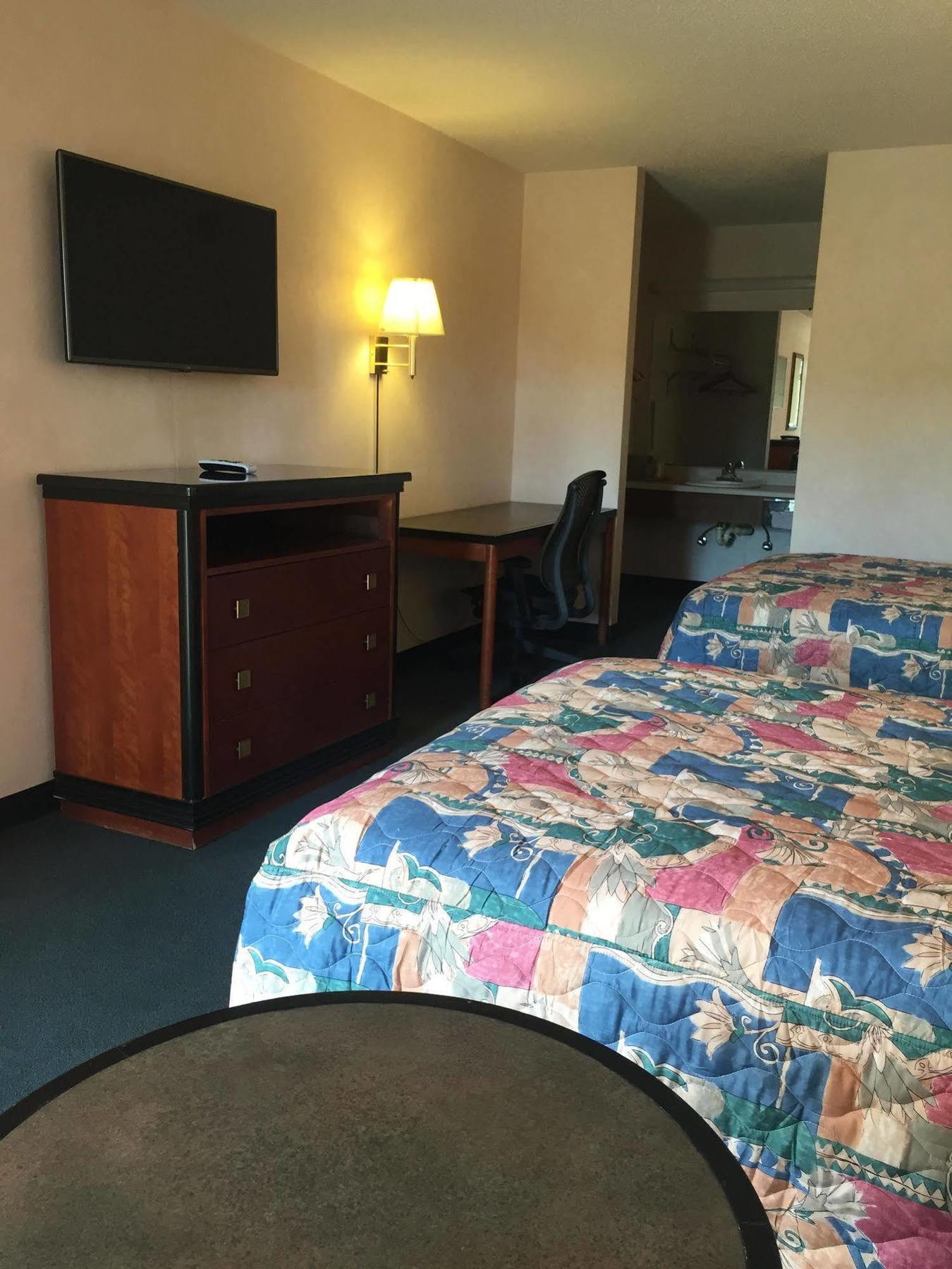Suburban Inn Jeffersonville Bagian luar foto