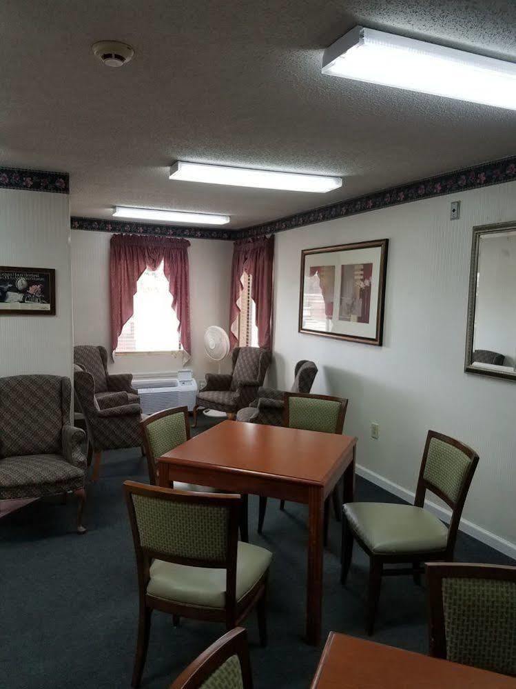 Suburban Inn Jeffersonville Bagian luar foto